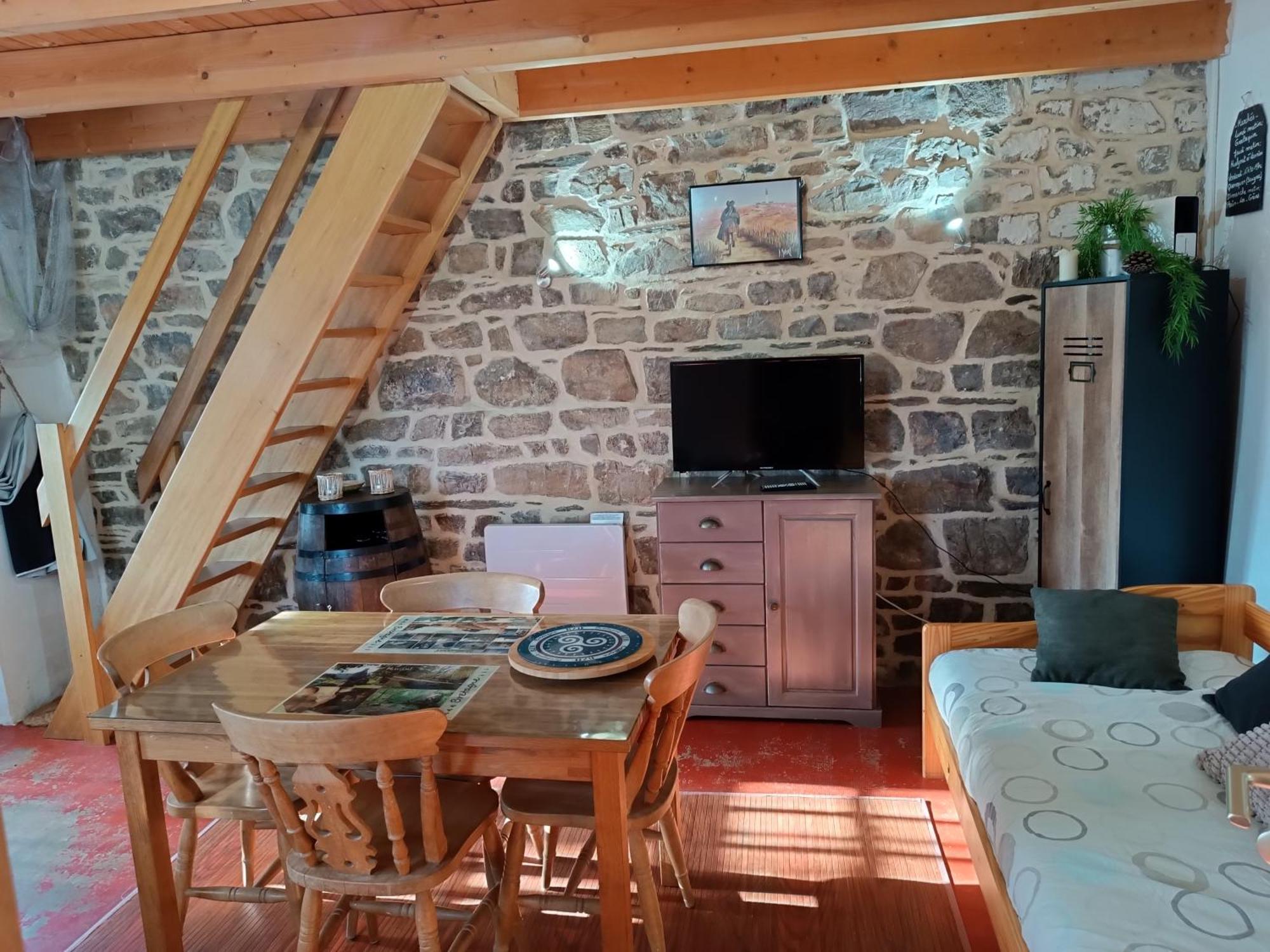 Petit Gite Cocoon Ty Bihan Ar Feunteun Scrignac Esterno foto